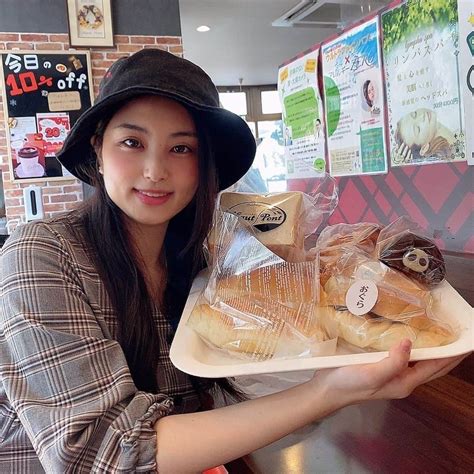 トロたんさんのインスタグラム写真 トロたんinstagram「ご存知小麦粉ラバー パン大好きトロたん🥖🍞🥐🥞🍔🌭🍕 曳舟の駅前にある