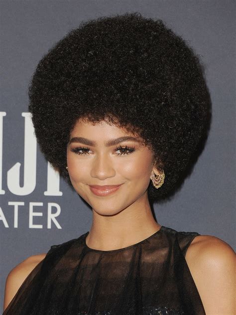 7 Cuidados Especiais Para Cabelos Afros Harpers Bazaar Moda