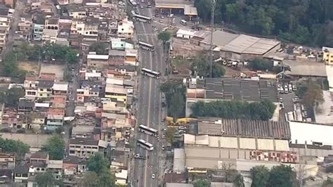 Rj Moradores De Favelas Rebelam Se Contra Opera Es De Guerra Da Pm