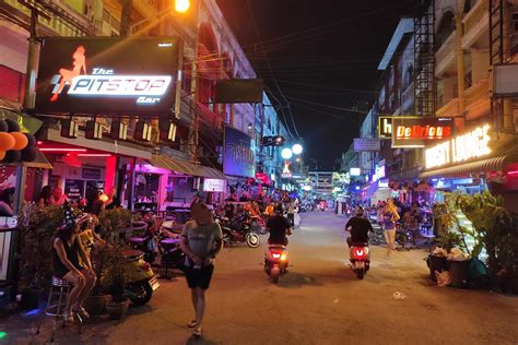 Erlebe Das Pulsierende Nachtleben In Soi Chaiyapoon Pattaya Bars