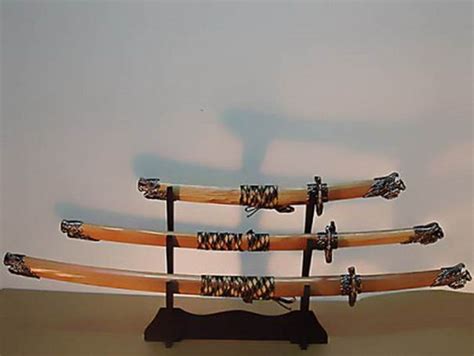 Как называется подставка для катаны