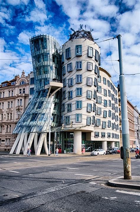 Iconic Buildings of Architect Frank Gehry That Will Inspire You