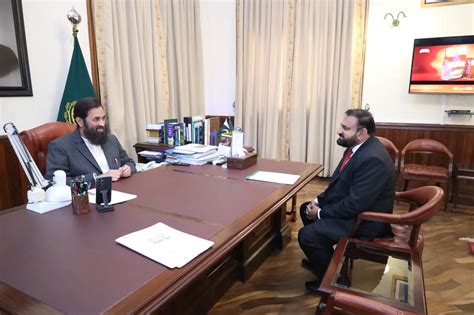 UO VC Dr Sajid Rashid Discusses Strategic Matters With Governor Baligh