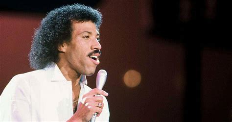 Lionel Richie Hair Does He Wear A Wig Looks And Hairstyle