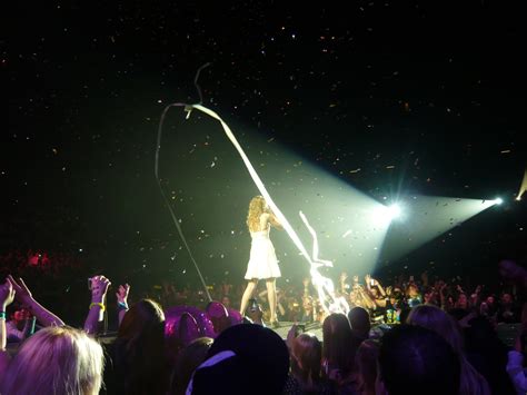 Speak Now World Tour: Rotterdam, Netherlands [March 7th, 2011] - Speak Now Photo (20834410) - Fanpop