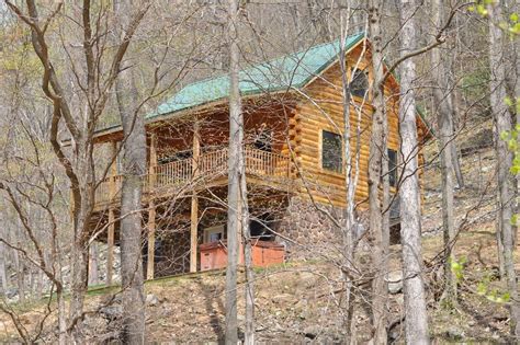 Cabins in West Virginia: 21 Rentals with Hot Tubs to Choose