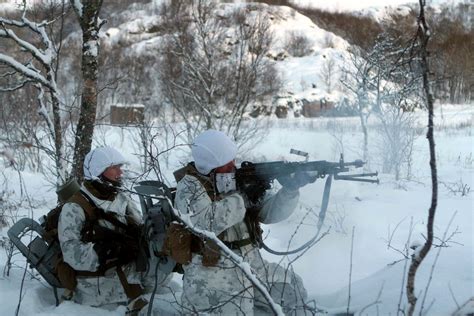 U S Marines Training In Norway S Arctic 2 200px 1 467px MilitaryPorn