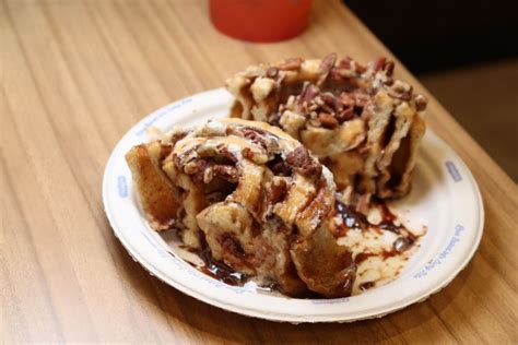 Cinnabon Singapore Famous Cinnamon Roll Shop Opening At Ion Orchard