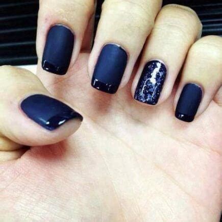 20 Gorgeous Navy Nails For A Refreshing Manicure