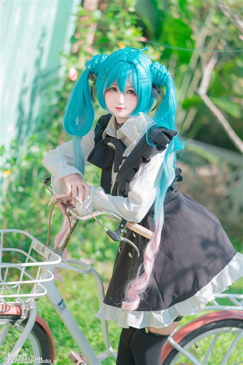 KuukoW Miku Hatsune Vocaloid Naked Cosplay Asian 39 Photos