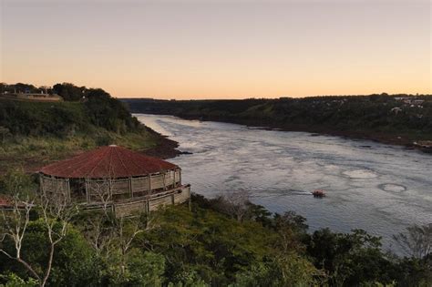 Tour Al Atardecer En El Hito De Las Tres Fronteras Con Pick Up I Need