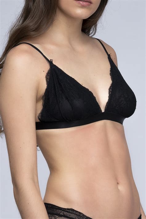 Soutién Carla bralette de encaje con doble bretel color negro Mix UP