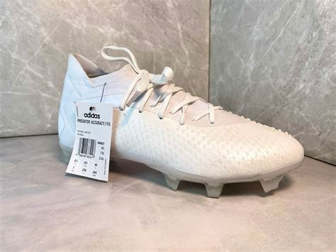 Бутсы Adidas Predator accuracy.1 FG белые купить с доставкой.