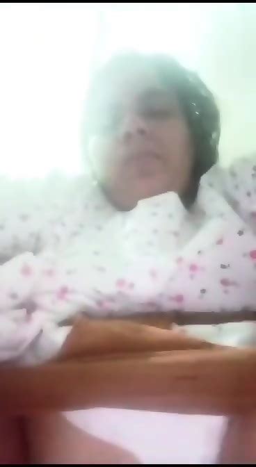 Desi Bhabhi Shows Her Boobs And Pussy