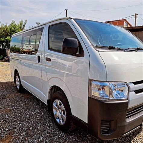 Vende Se Toyota Hiace Quadradinho Luanda Angola Paiaki