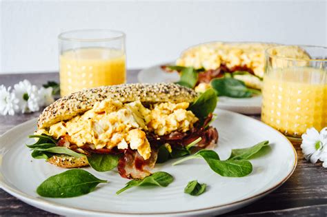 Bacon, spinach and scrambled eggs sandwiches