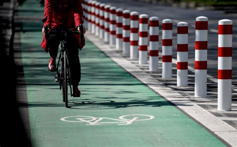 Bike Lanes Need Physical Protection From Car Traffic Study Shows Ars