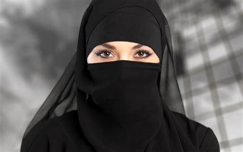 Vancouver Academic Deplores Assaults Against Muslim Women Amid Niqab