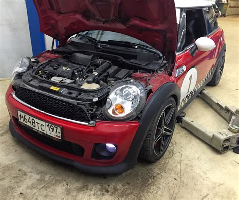 Стук под капотом не к добру MINI Cooper S Mk II 1 6 л 2012 года