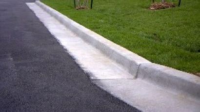 Edging of Your Asphalt Driveway - Les Pavages Nick & Associés