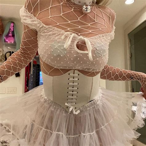 Celeb Dani Thorne Nude Photo