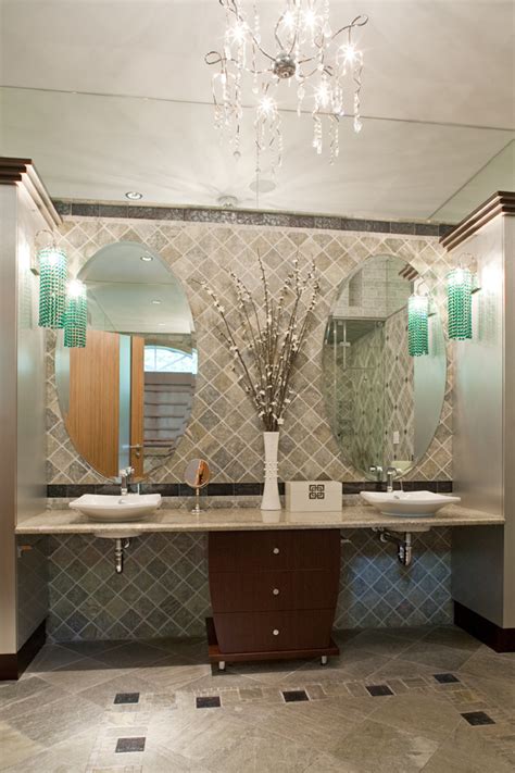 Classicaly Modern Wheelchair Accessible Bathroom – Universal Design Style