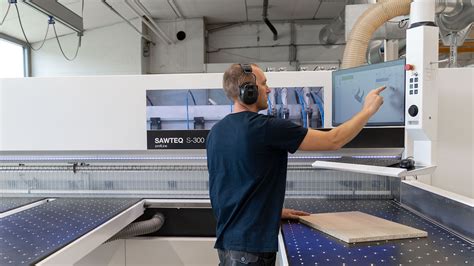 SAWTEQ S 300 Panel Saw In Use At Artur Summ