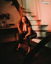 SUZIE GRIME Nude AZNude