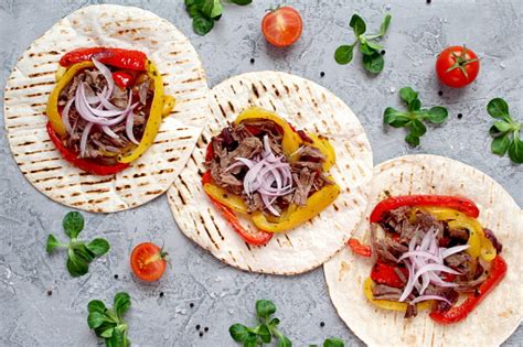 Tortillas Datar Berbagai Sayuran Untuk Taco Atau Burrito Membuat Pada