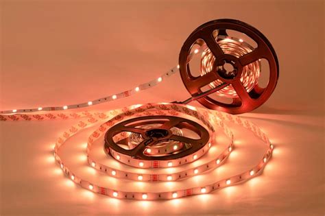 Un Rollo De Luces Led Con Las Luces Led Encendidas Foto Premium