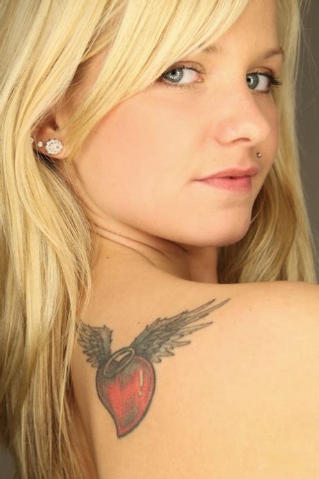 Cute Teen Babe Bella Babe Showing Off Her Yummy Pink Pussy Asshole Up