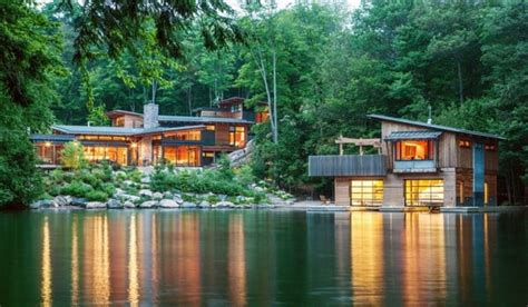 Muskoka Cottage By The Lake