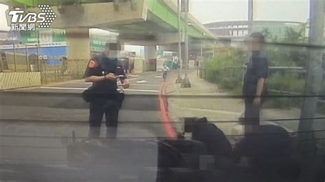 有片／桃園猴「封街飆車」！見警落跑慘摔 再吞7萬元罰單