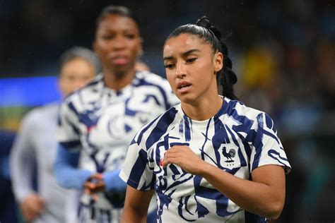 Jogadora Da Fran A Se Derrete Por Marta Cone Do Futebol Feminino