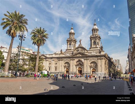 Catedral En Plaza De Armas Fotografías E Imágenes De Alta Resolución