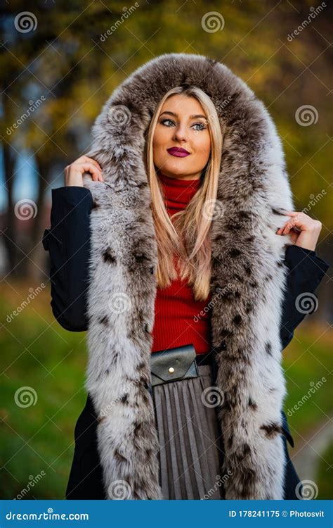 Glamour Fashion Model Elegant Woman Wear Fur Coat Hood Beauty And