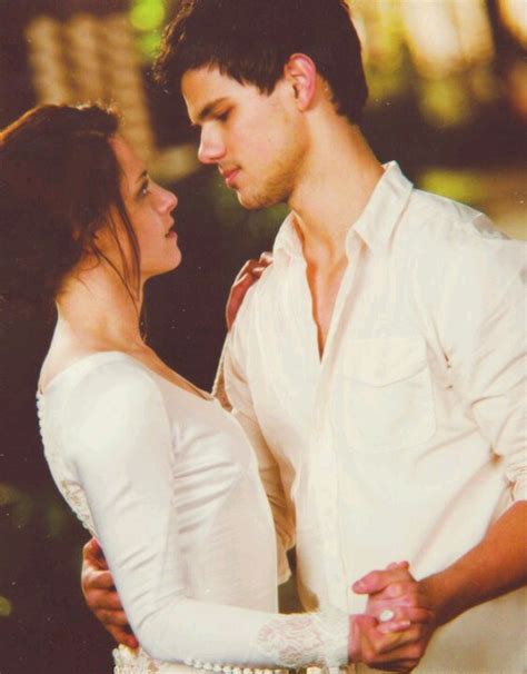 24 Best Bella Swan And Jacob Black Twilight Saga Kristen Stewart