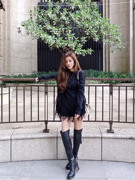 Không phải hot girl 20 tuổi nào đâu bạn đang ngắm nhan sắc của một người đã 42 tuổi rồi đấy