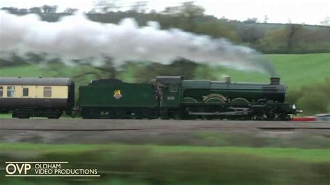 A GWR Castle at speed - 5043 Earl of Mount Edgcumbe racing alongside ...