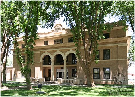 Parmer County Courthouse - Farwell, Texas - Photograph Page 1