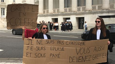 Tours nouvelle mobilisation des greffiers en colère