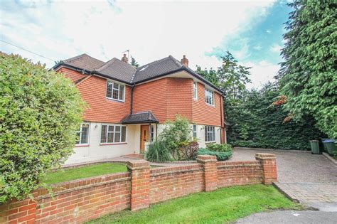 Fairlawn Close Claygate KT10 5 Bed Detached House 3 850 Pcm 888 Pw