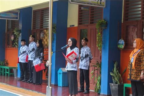 Memperingati Hari Guru Nasional Sma Cenderawasih 1 Jakarta