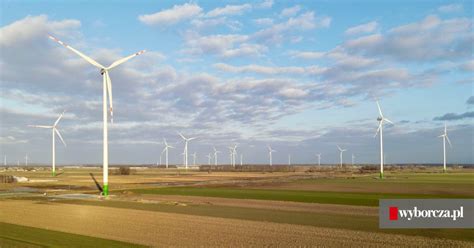 Właśnie powstała gigantyczna farma wiatrowa na Mazowszu PiS pozbawia