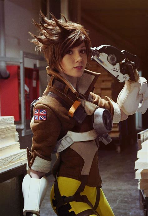 Tracer Cosplay Is Almost Perfect Kotaku Australia Cosplay Anime