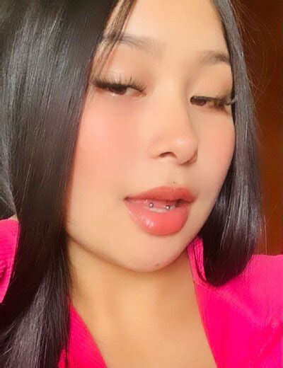 MiaQueen Stripchat Webcam Model Profile Free Live Sex Show Cam Joy