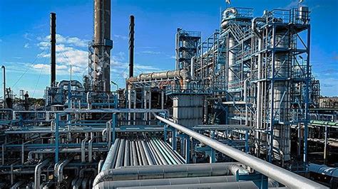 Economist calls for the revitalization of Tema Oil Refinery - Ghana ...