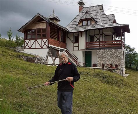 Foto Kosi Travu I Pravi Meleme Ljubivoje R Umovi Pokazao U