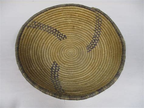 Apache Native American Basket | EstateSales.org