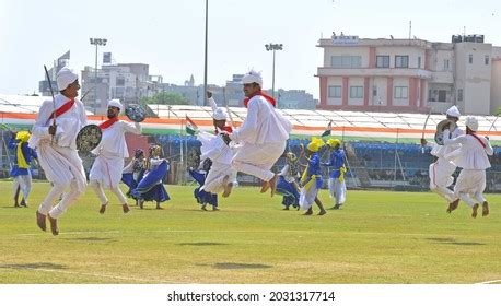 18 Rajasthani Dance Troupe Performing Images, Stock Photos, 3D objects ...